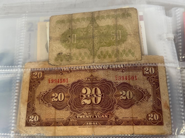 #40307-•-foreign-currency-bank-notes-image-140