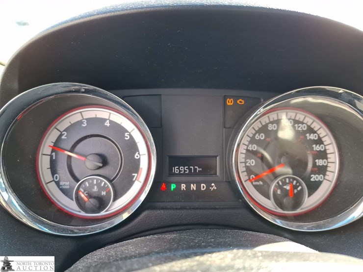 2012-dodge-grand-caravan-image-10