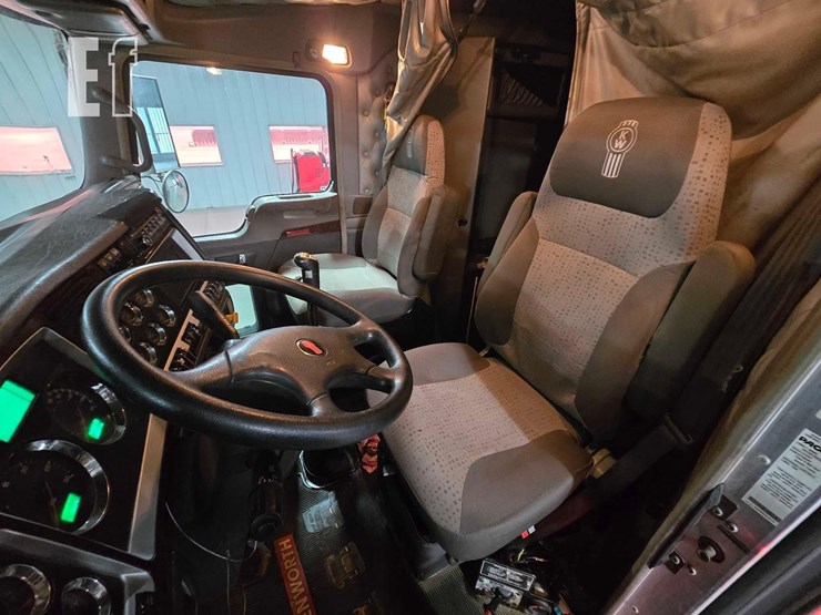 2016-kenworth-t800-image-9