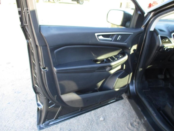 2019-ford-edge-sel-image-14