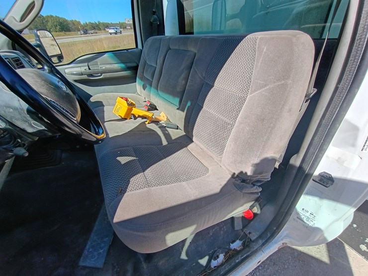 2003-ford-f550-image-29