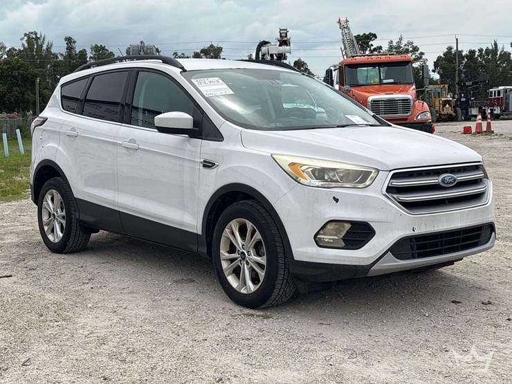 2017-ford-escape-image-2