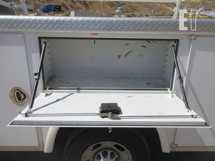2016-chevrolet-2500hd-image-11