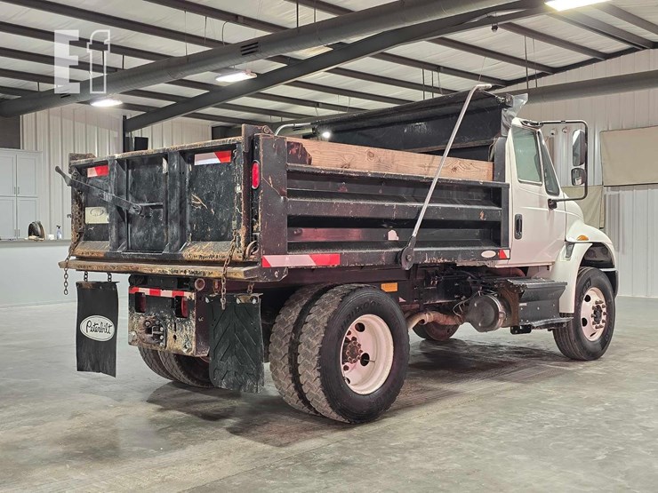 2018-international-durastar-4300-image-3