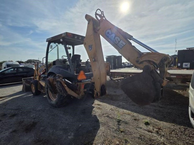 2012-case-580sn-image-4