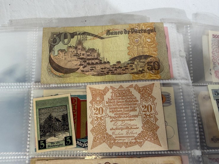 #40307-•-foreign-currency-bank-notes-image-156