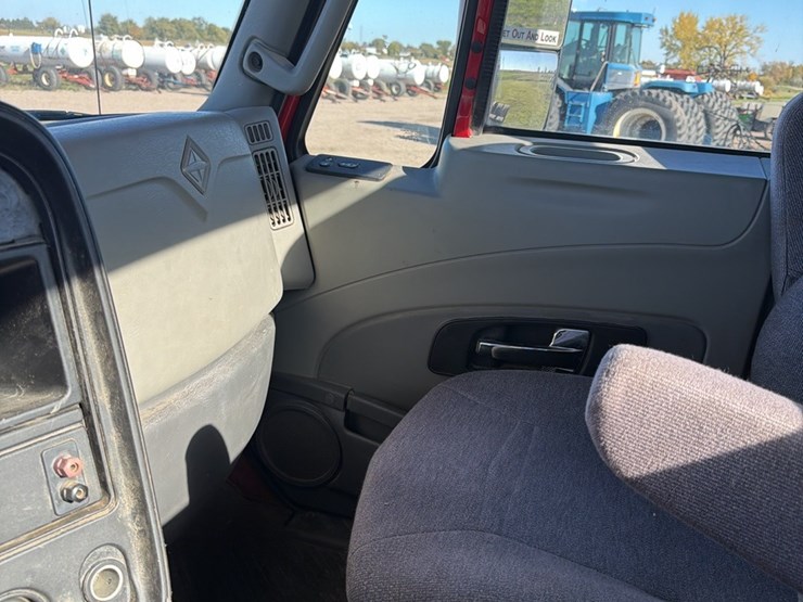 2012-international-prostar-image-73
