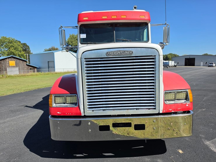 2001-freightliner-fld120-image-21