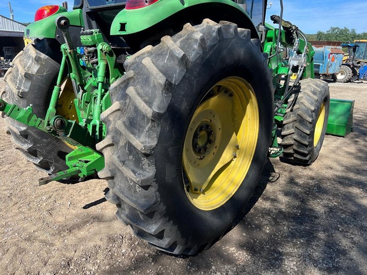 2015-john-deere-6115m-image-17