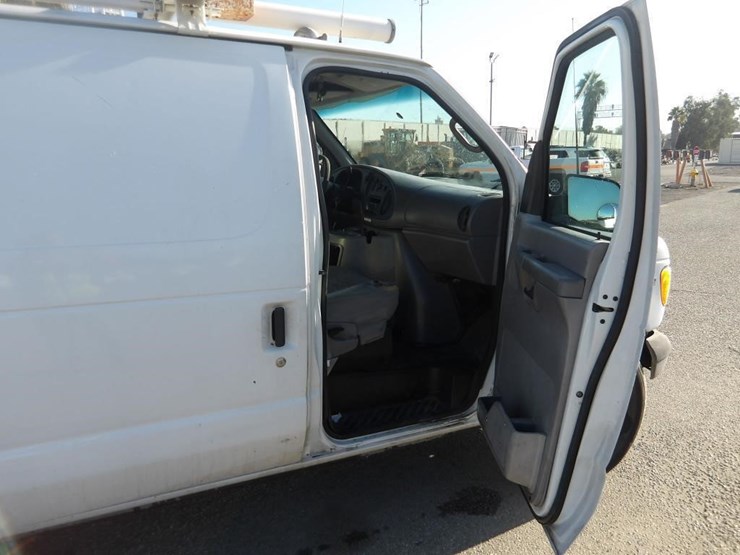 2002-ford-e350-image-13