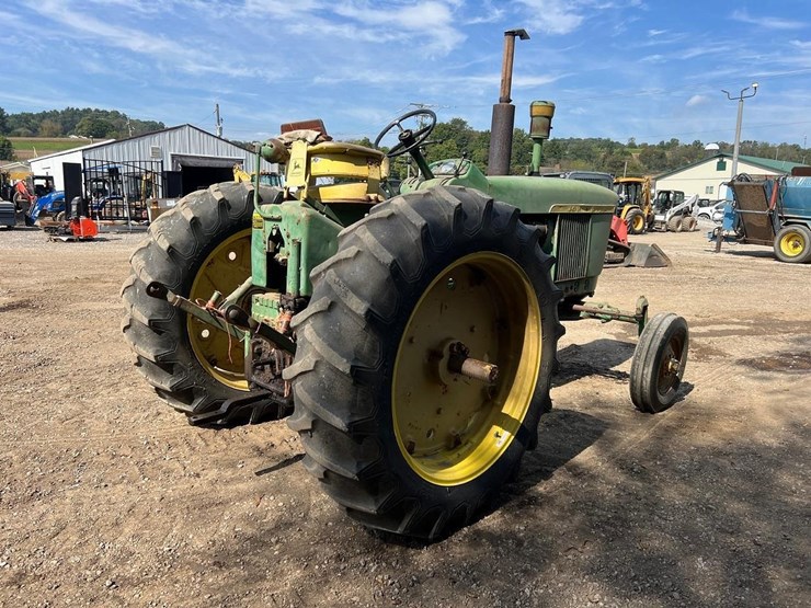 john-deere-3010-image-9