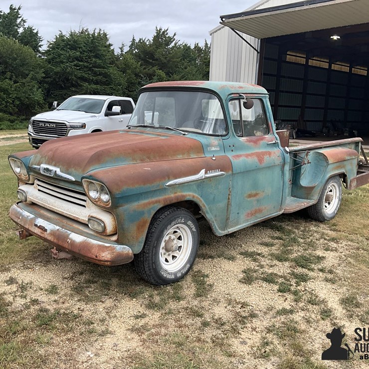1958 CHEVROLET APACHE