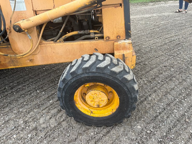 2013-john-deere-410-image-7
