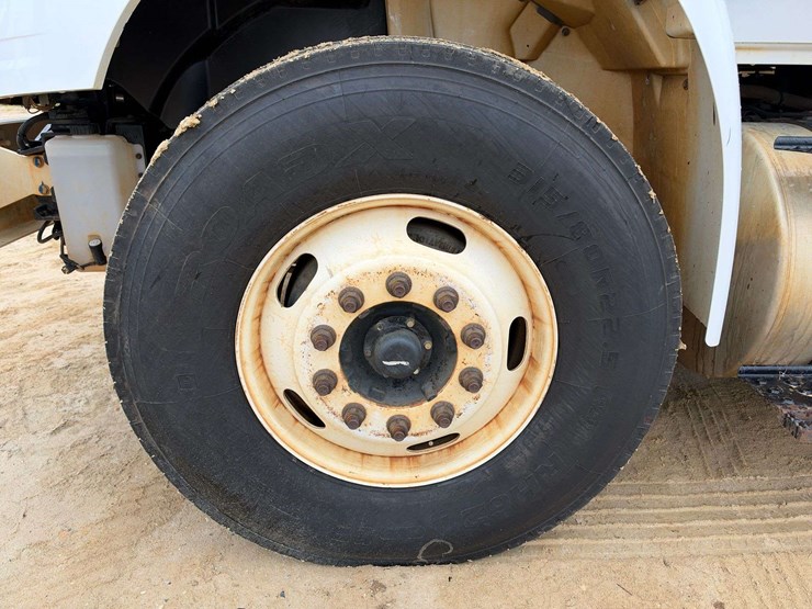 2017-international-durastar-4400-image-19