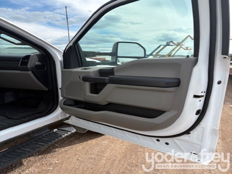 2020-ford-f450-image-10