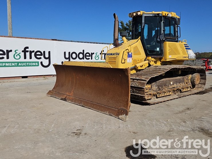 2015-komatsu-d61pxi-24-image-2