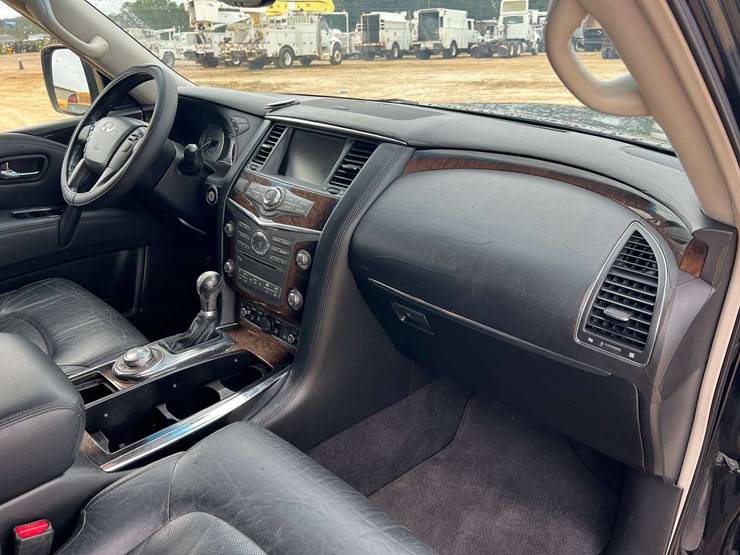 2012-infiniti-qx56-image-19