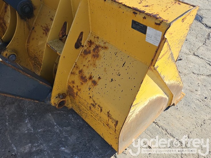 2018-deere-410l-image-37