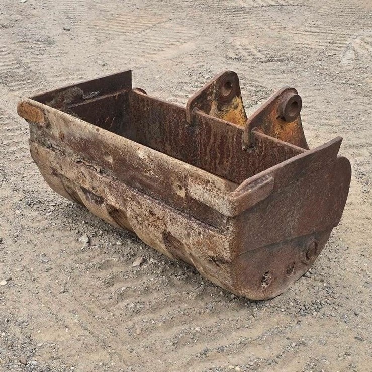 36 INCH DITCHING BUCKET