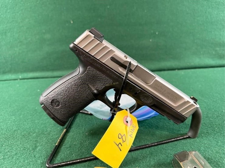 smith-&-wesson-mdl.sd40-ve-40-s&w-pistol-image-2