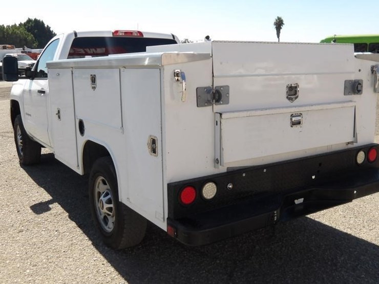 2015-chevrolet-2500hd-image-4