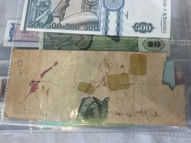 #40311-•-foreign-currency-bank-notes-image-27