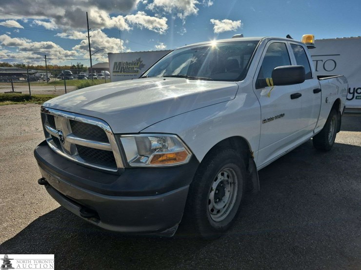 2011-dodge-1500-image-1