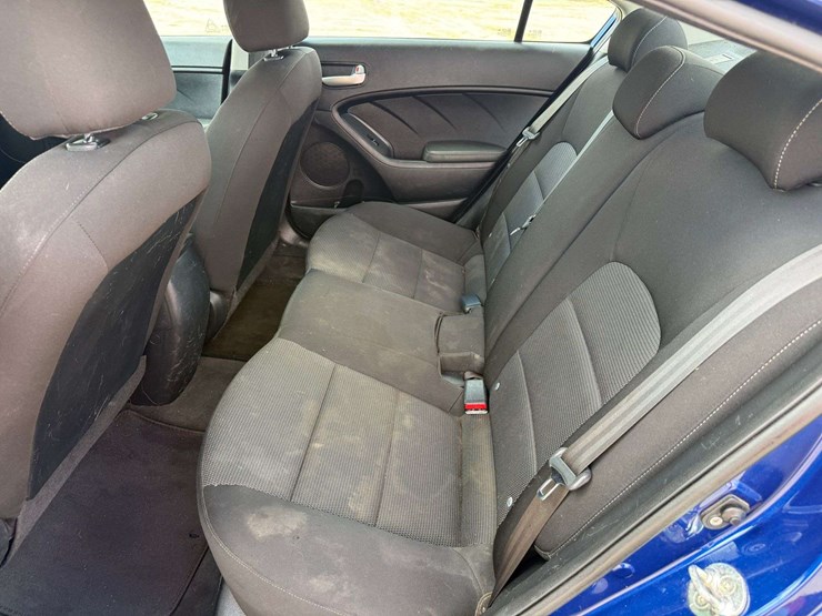 2017-kia-forte-4-door-sedan-(101,833-miles)-image-15