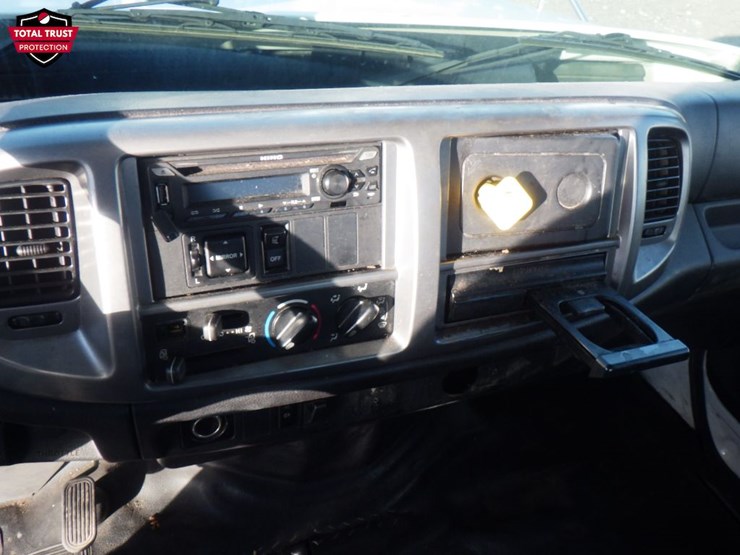 2019-hino-338-image-12