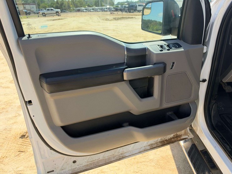 2015-ford-f150-xlt-image-9