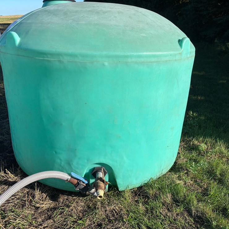 1500 gallon water tank – 2” plumbing