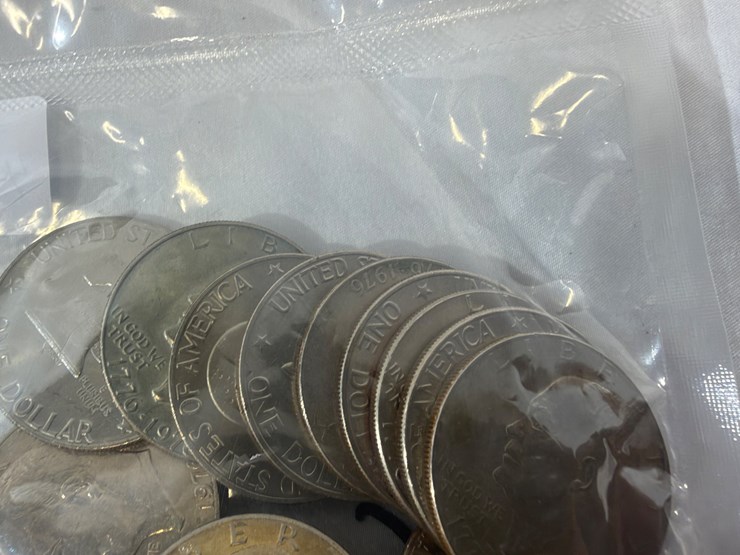 #40148-•-(50)-1970s-bicentennial-dollar-coins-image-18