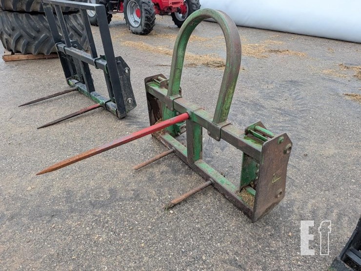 john-deere-round-bale-spear-image-1