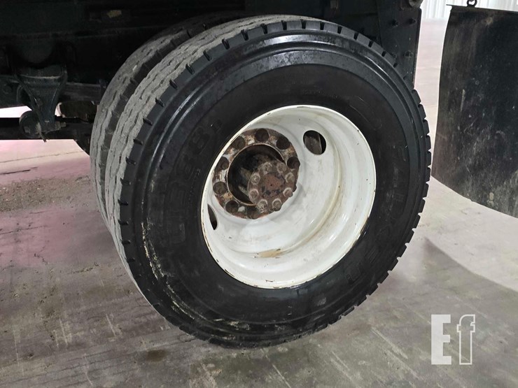 2018-international-durastar-4300-image-24