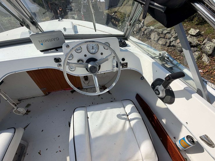 bertram-20-moppie-powerboat-w/trailer-"island-girl"-image-23
