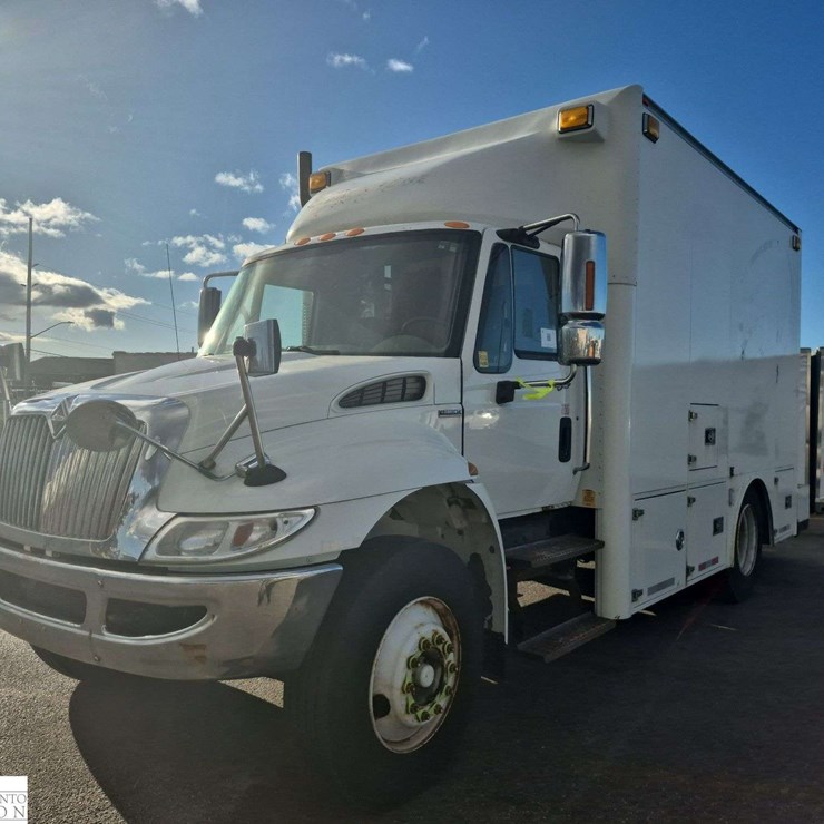 2009 INTERNATIONAL DURASTAR 4300