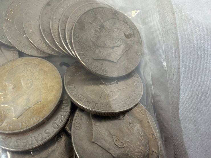 #40148-•-(50)-1970s-bicentennial-dollar-coins-image-19