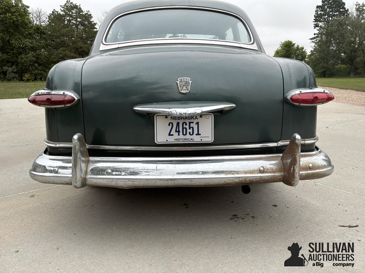 1951-ford-custom-tudor-2-door-sedan-image-19