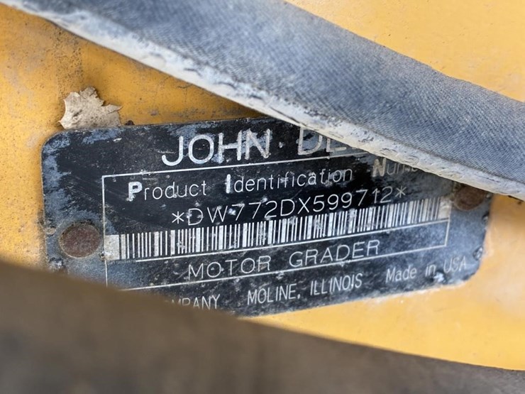 2005-deere-772d-image-44
