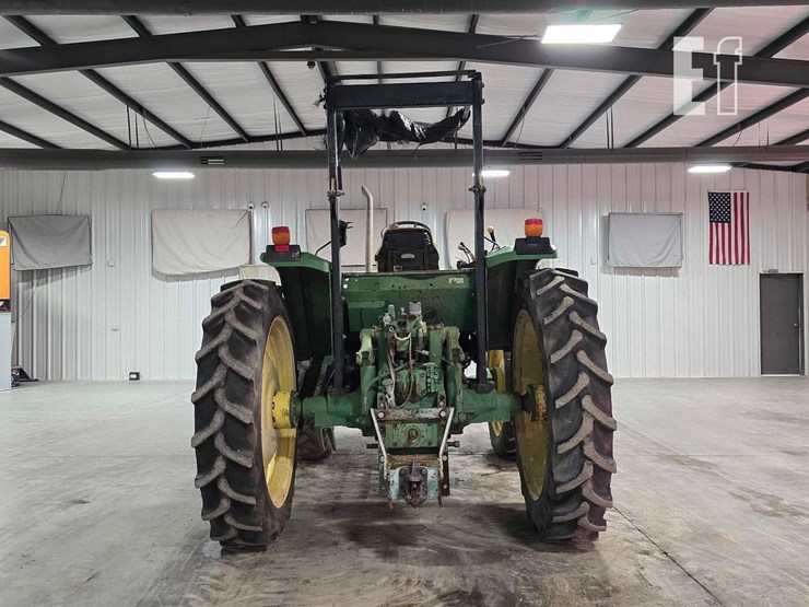 john-deere-6220-image-8