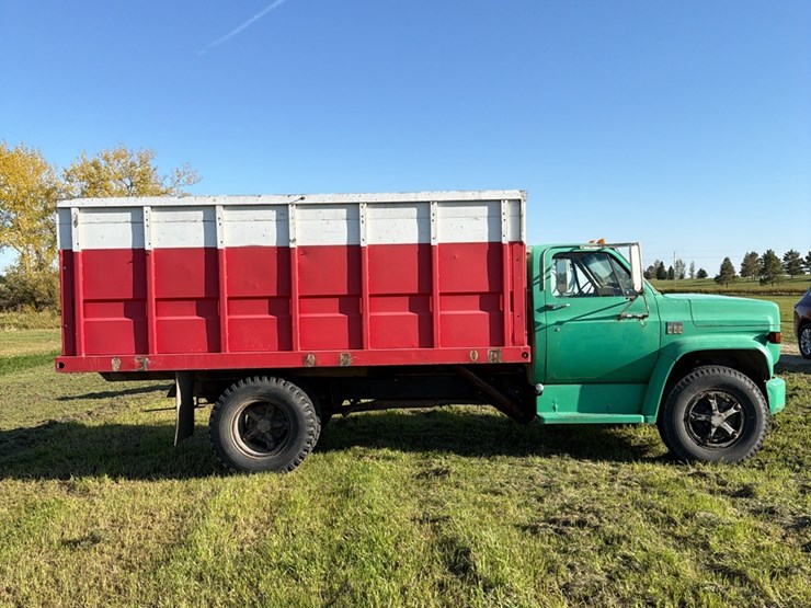 1975-single-axle-366-4+2,-box-&-hoist,-starts,-runs,-operates-as-it-should-image-22