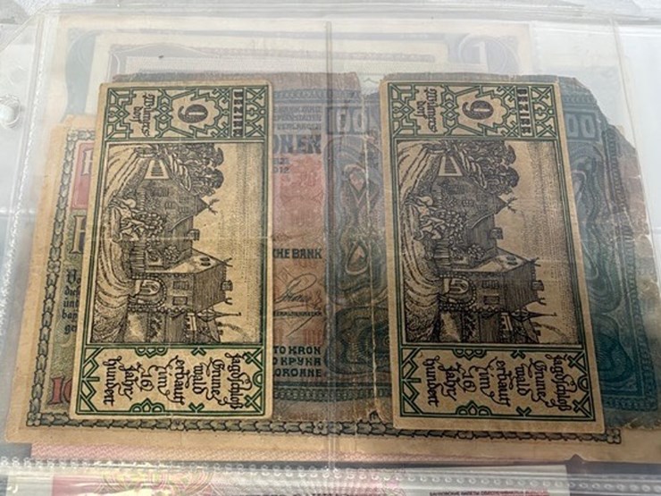 #40308-•-foreign-currency-bank-notes-image-40