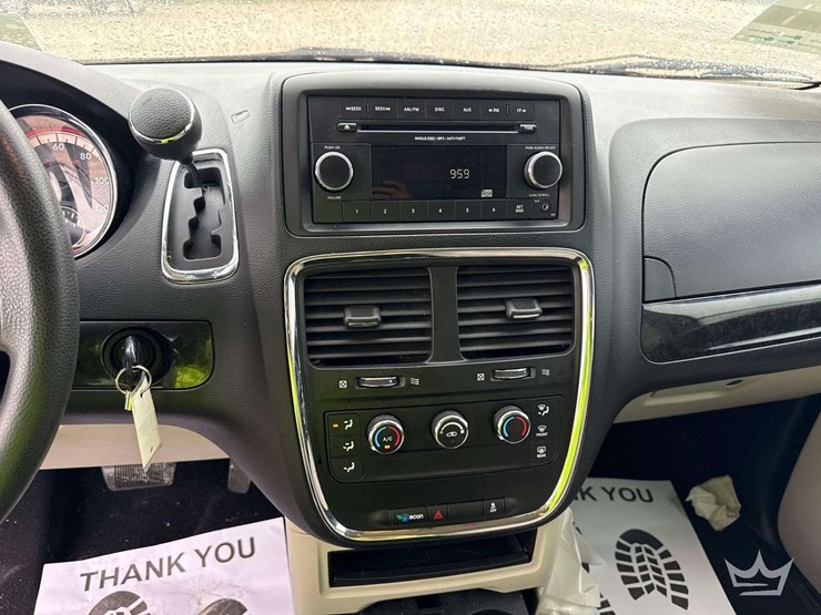 2014-dodge-grand-caravan-image-17