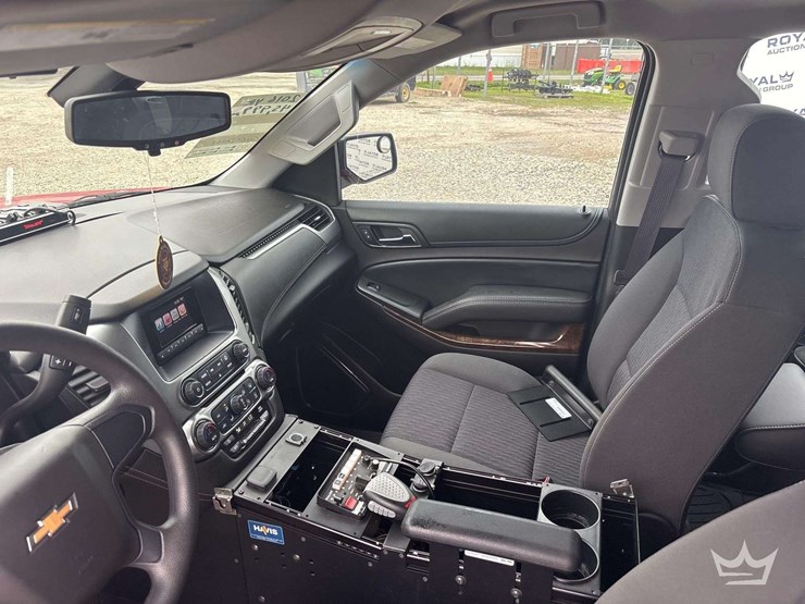 2016-chevrolet-tahoe-image-16
