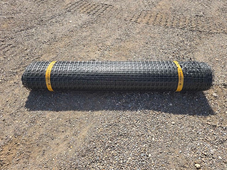 black-plastic-mesh-safety-fencing-roll-image-1