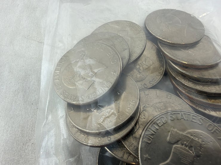 #40134-•-(50)-1776-1976-bicentennial-dollar-coins-image-10