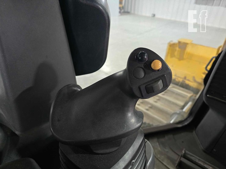 2021-caterpillar-d3-lgp-image-18