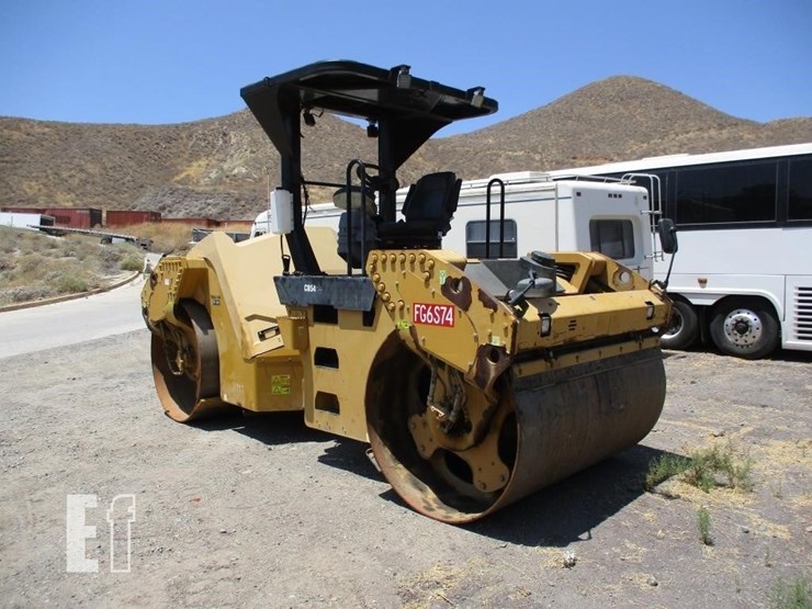 2012-caterpillar-cb54-image-4