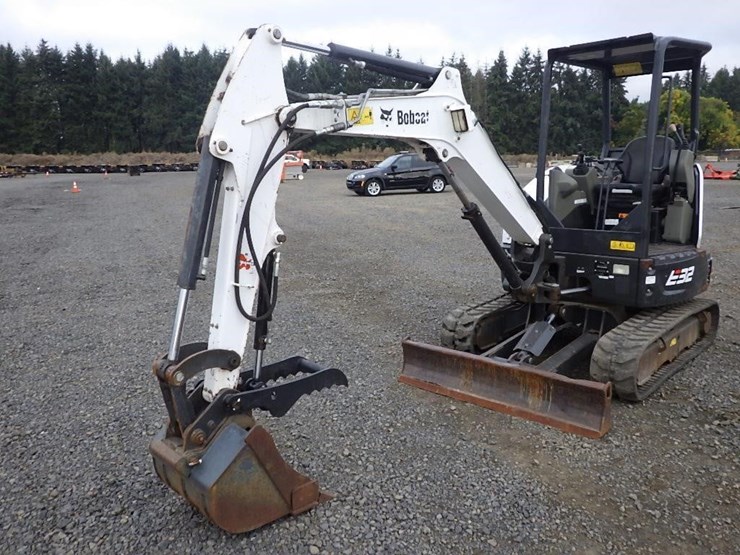 2019-bobcat-e32i-image-1