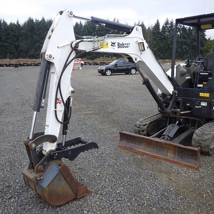 2019 BOBCAT E32i